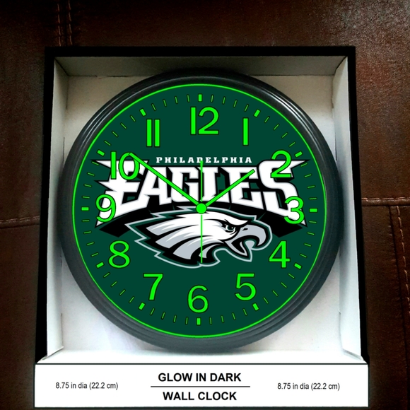 Philadelphia Eagles NFL Glow in the Dark Walk Clock New in Box - Picture 2 of 2